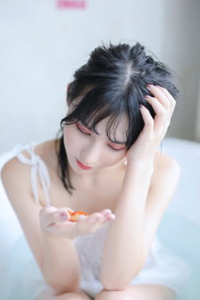 七濑朱莉亚