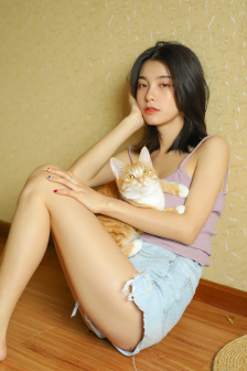 老师上课挑鞋图片